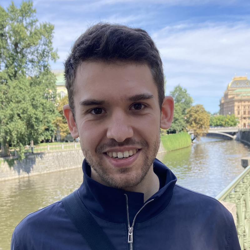 Headshot of Russel Hofmann